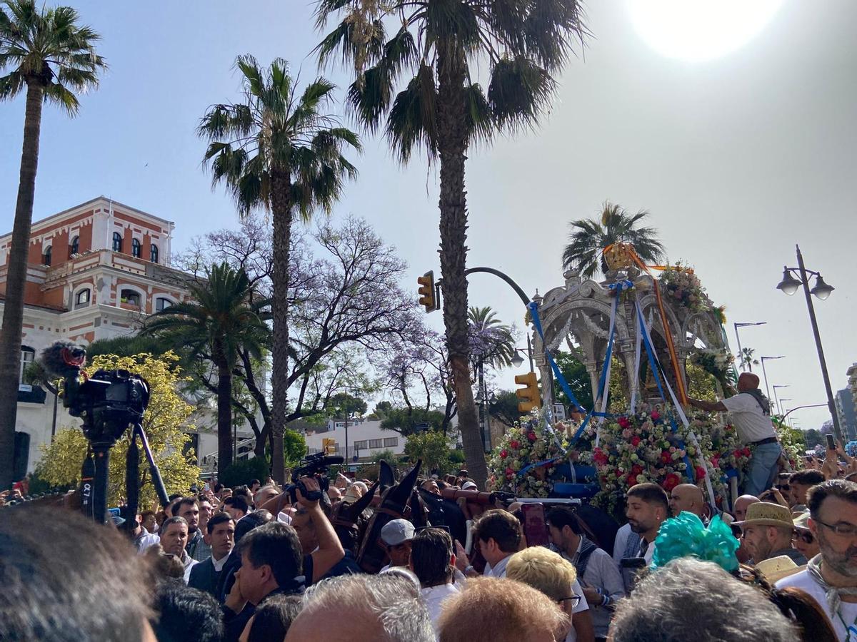 Salida de la Hermandad del Rocío de Huelva.