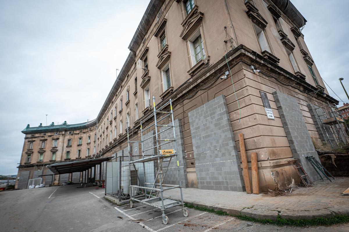 La centenària Sagrera, tapiada