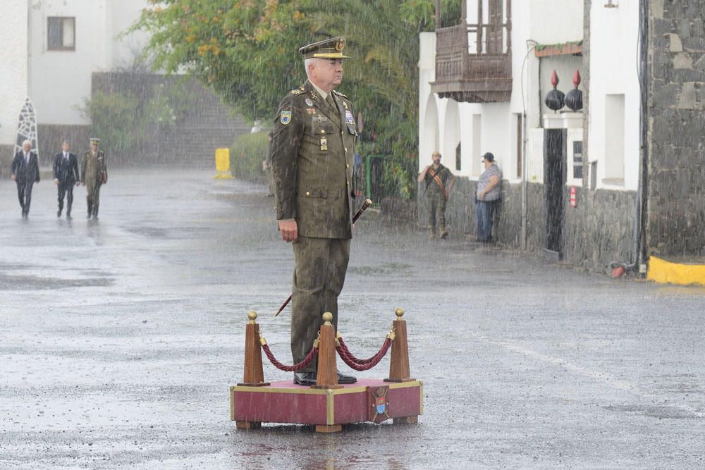 Despedida de la Brigada Líbano bajo la lluvia