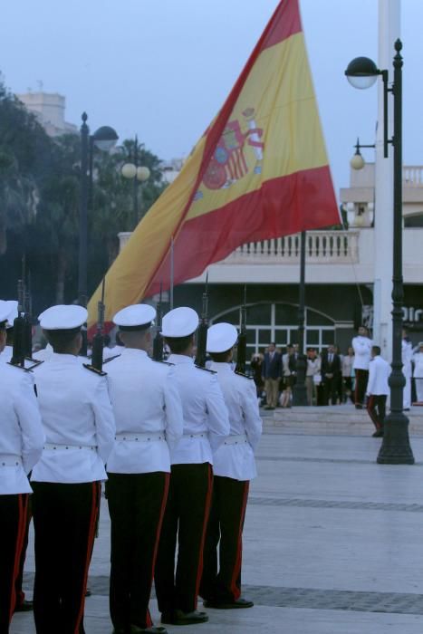 Acto solemne de arriado de bandera por el Día de las Fuerzas Armadas