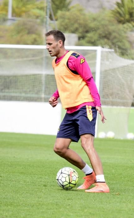 Entrenamiento de la UD LAS PALMAS en Barranco ...