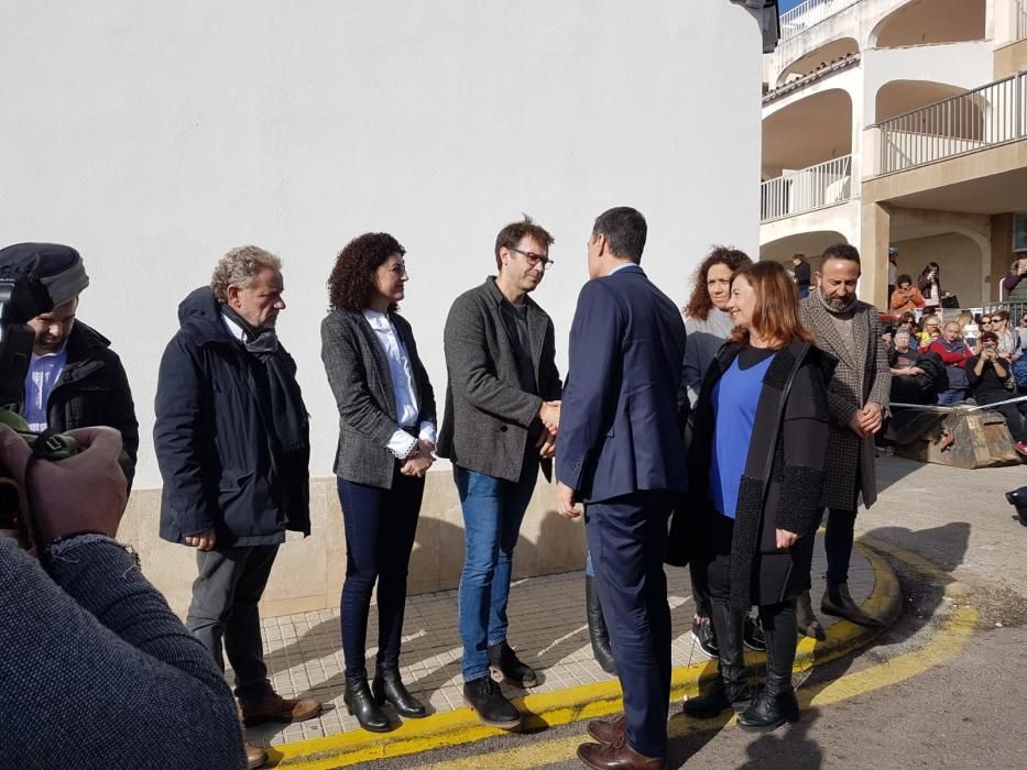 Pedro Sánchez visita Cala Rajada para comprobar los efectos de la borrasca Gloria