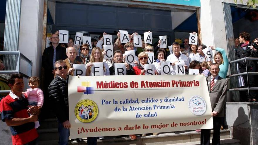 Oliván tiene un &quot;cariño especial&quot; a los médicos de familia