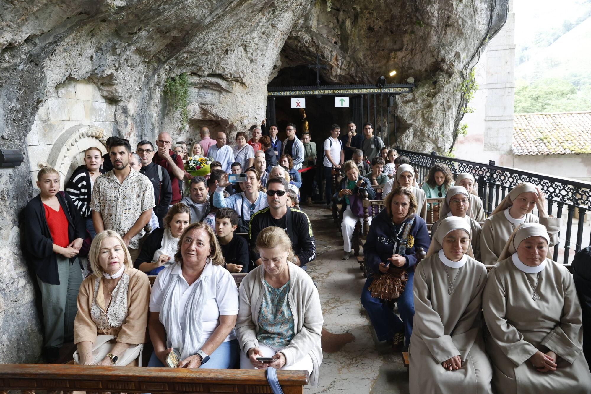 EN IMÁGENES: Visita del Sporting a La Santina en Covadonga