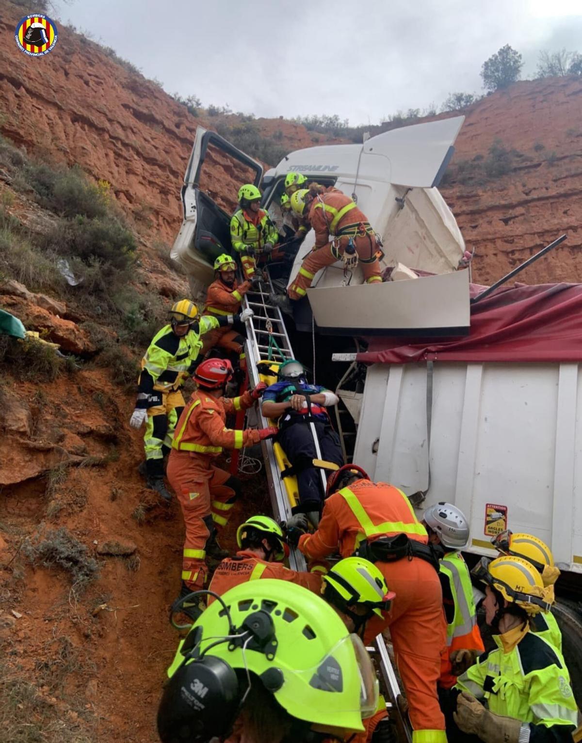 Los bomberos han tenido que efectuar un costoso rescate.