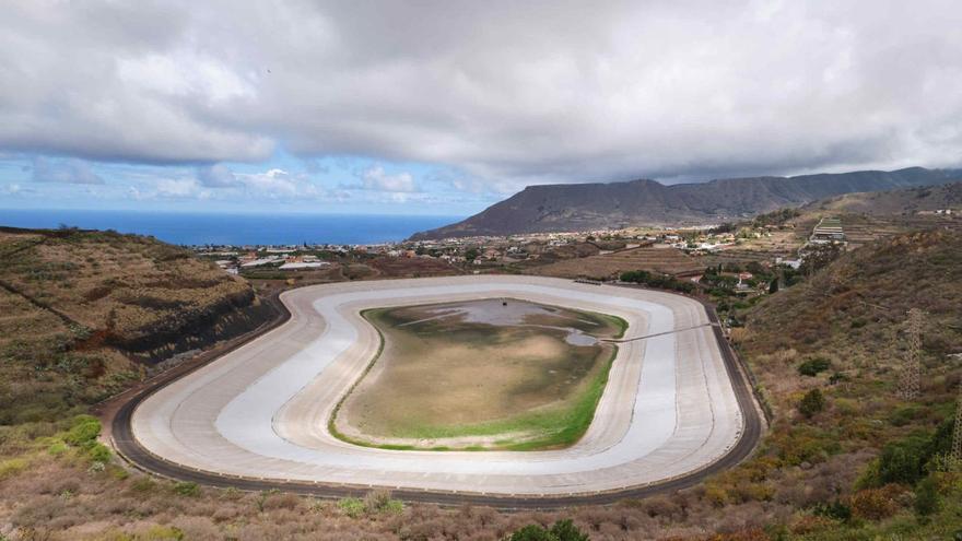 Agua regenerada y desalada, la solución para regar el campo de Tenerife ante la sequía