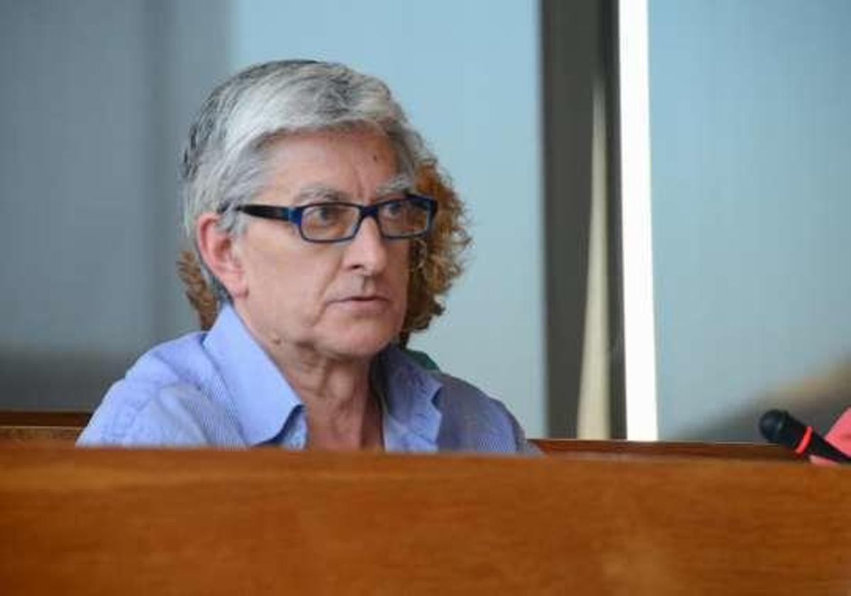 Detenido el edil García Bastón y otros dos jóvenes de Cangas por violencia en las redes sociales