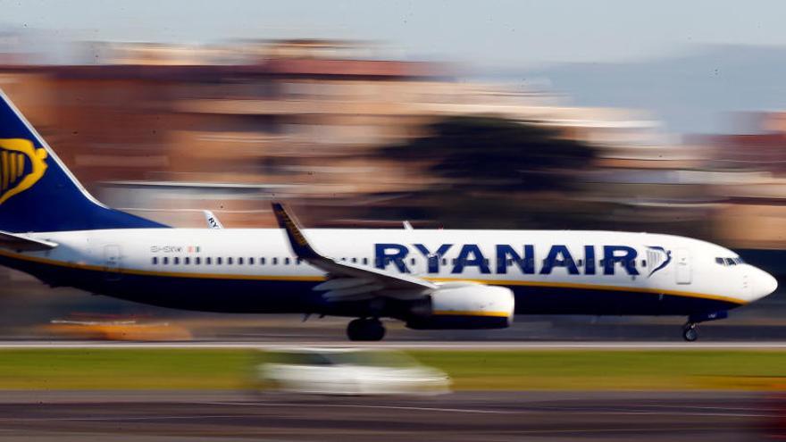 Ryanair al·lega que les cancel·lacions es deuen a un problema amb la distribució de les vacances