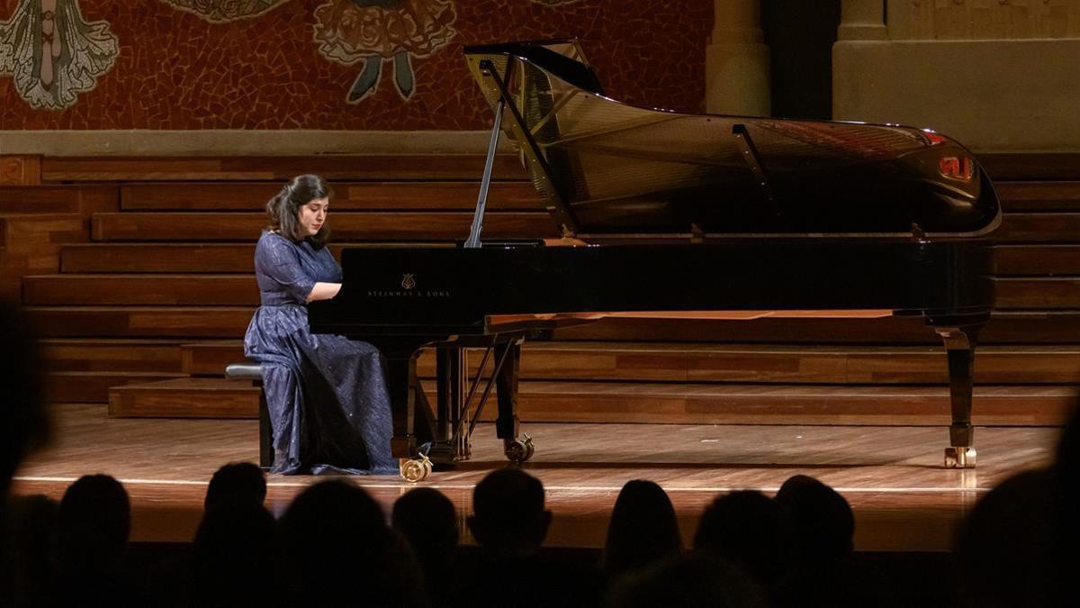 Imagen del concierto de Schaghajegh Nosrati en el Palau de la Música, este martes 2 de febrero