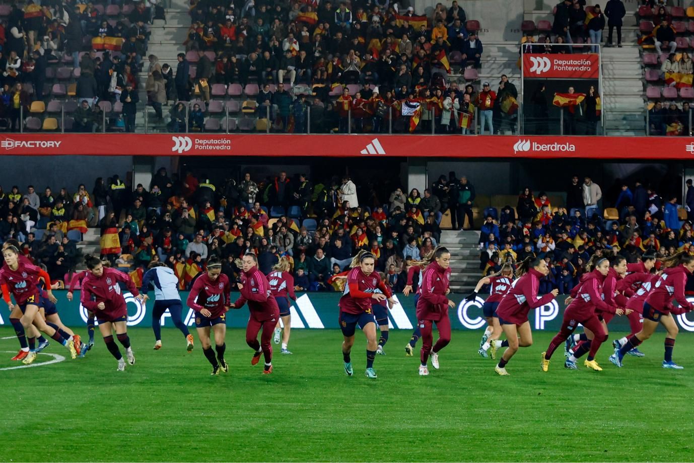 La afición se vuelca con las campeonas del mundo