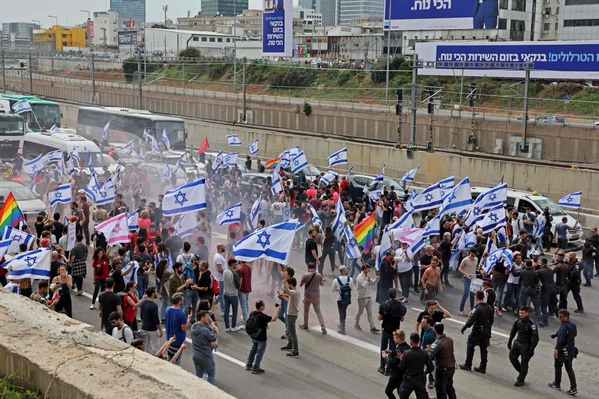 Manifestaciones en Tel Aviv contra las controvertidas reformas legales que promociona el gobierno de extrema derecha del país