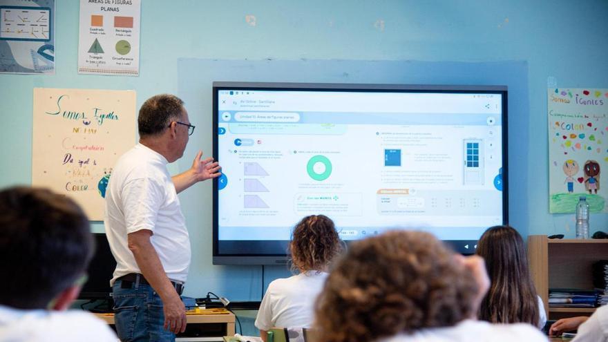 Los sindicatos piden más medios para garantizar la autoridad de los docentes en las aulas de Canarias