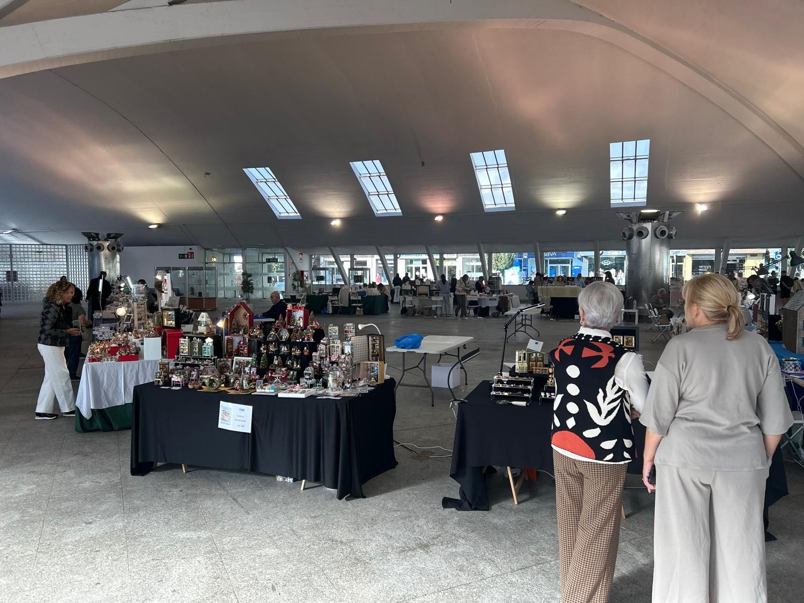 Feria de miniaturas de casas de muñecas en Pola de Siero