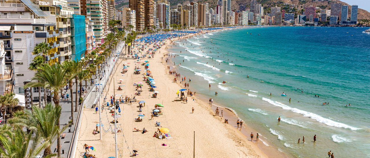 Turistas en Benidorm.