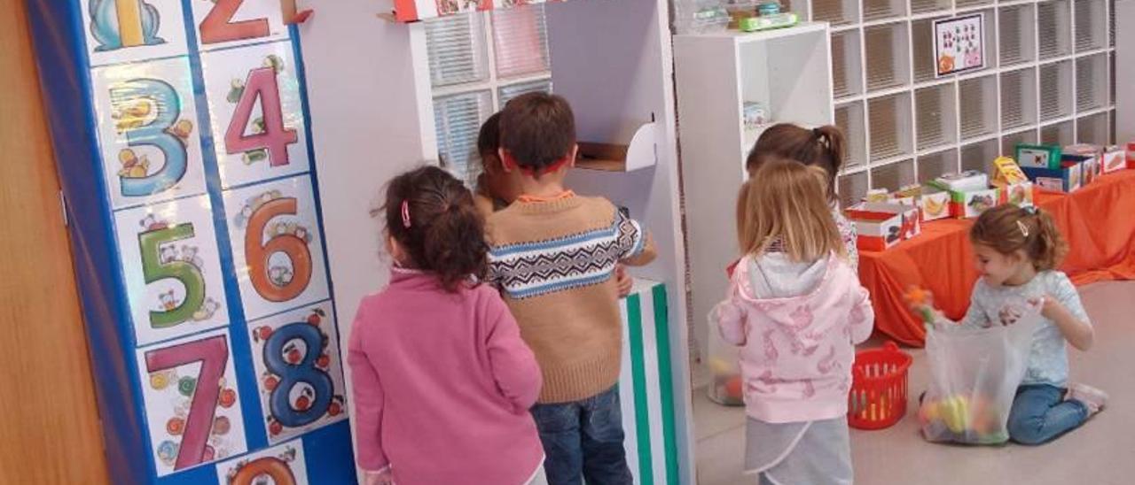 En el projecte d´educació infantil treballen en ambients d´aprenentatge.