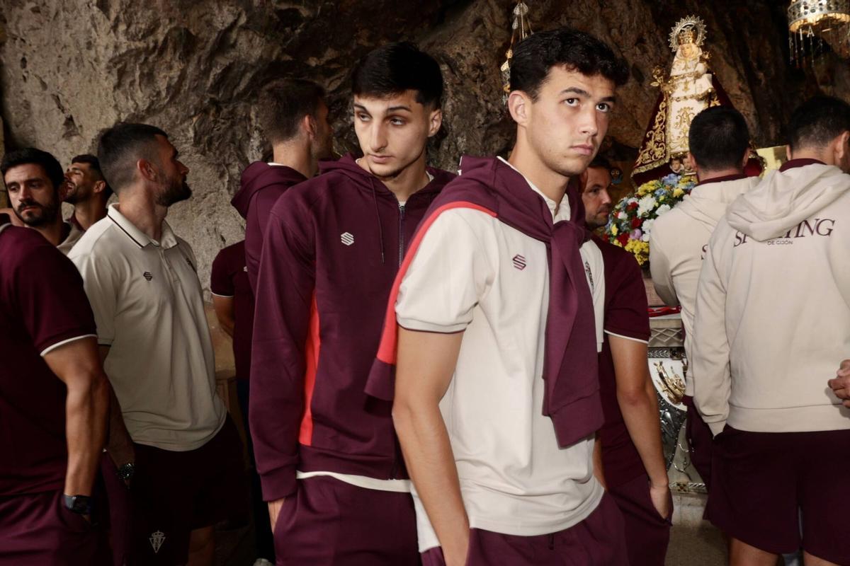 El Sporting de Gijón visita a la Santina. El Sporting de Gijón visita a la Santina.