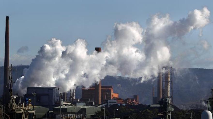 El elevado coste de las energías renovables vuelve a hacer que la industria vuelva su mirada al carbón como alternativa.