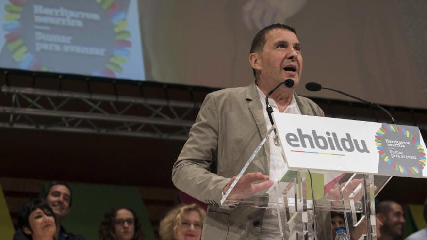 Otegi comparece durante el congreso del partido.