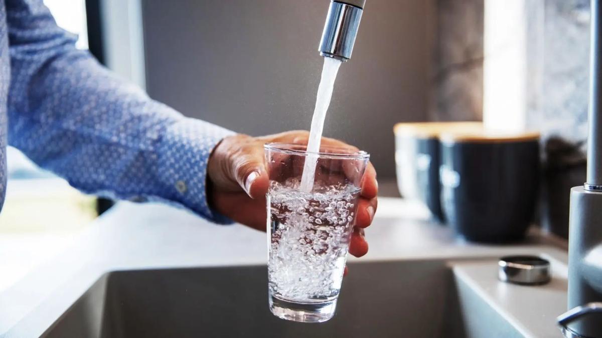 El agua potable del grifo. Archivo