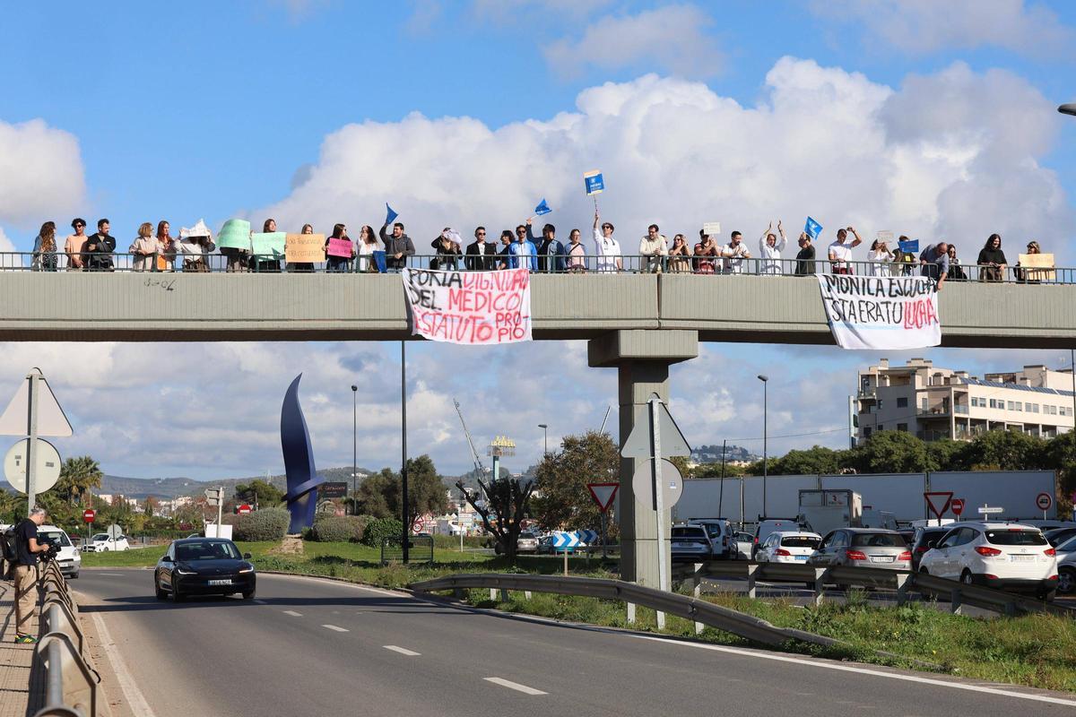 Las imágenes de la manifestación organizada por los sanitarios de Ibiza