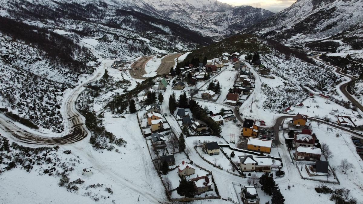 La Raya y Fuentes de Invierno, a vista de dron