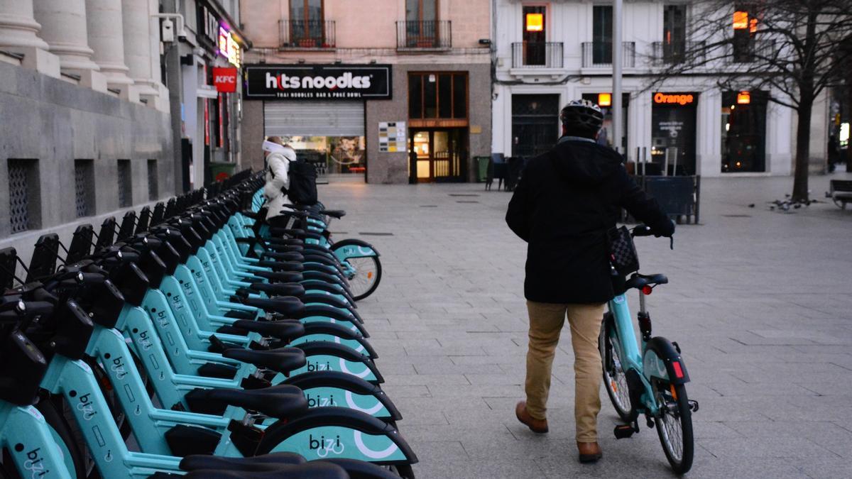 En imágenes | Primer día del nuevo servicio de Bizi Zaragoza