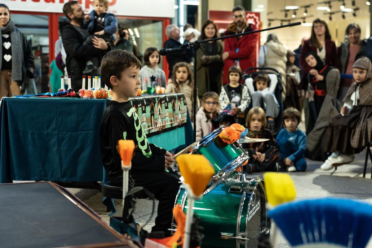 El Aula de Aprendizaxe Tratalenca eN Area Central para inaugurar el Samaín en Compostela en colaboración con Pauta.