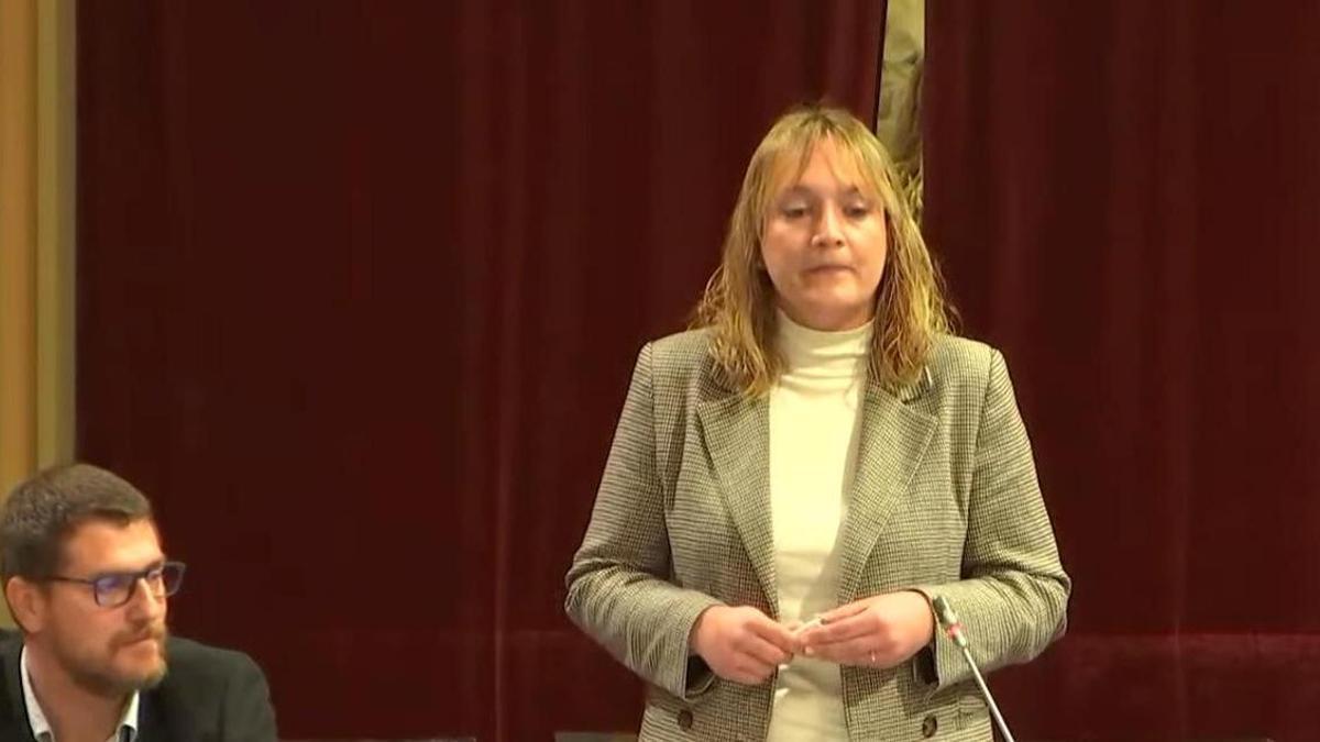 Tania Marí, en el pleno del Parlament.