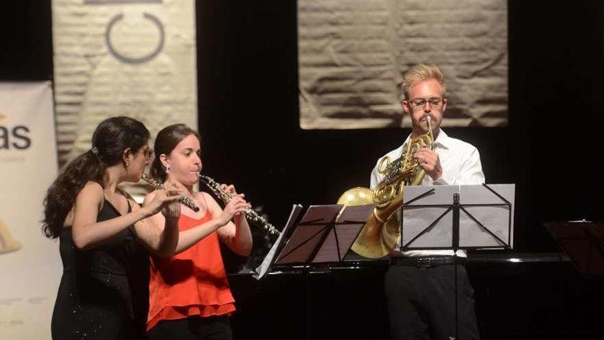 El concierto de clausura se celebró anoche en el Auditorio de Vilagarcía con una importante afluencia por parte del público. // Noé Parga