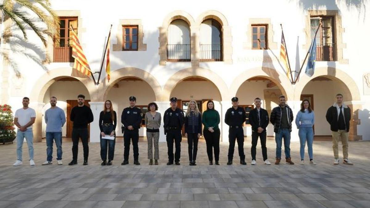 Toma de posesión de los nuevos agentes.