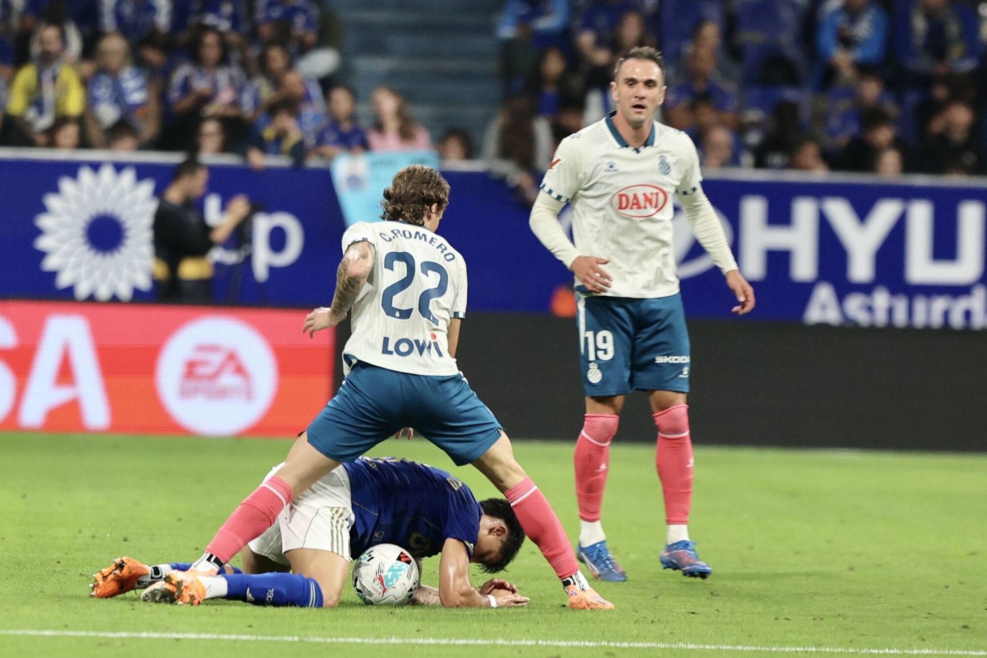 Todas las IMÁGENES del reestreno de Carrión con el Oviedo, con derrota ante el Espanyol 
