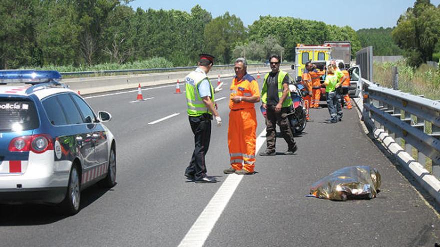 La via es va haver de tallar en sentit nord per l&#039;atropellament d&#039;un operari d&#039;autopistes.