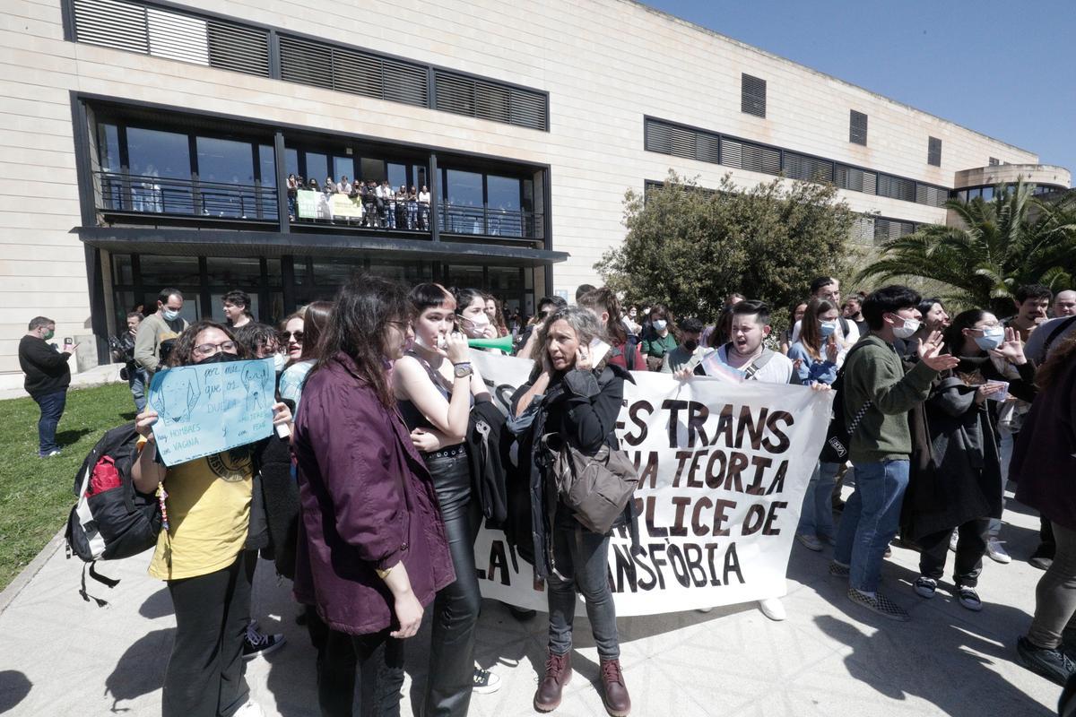 La UIB suspende por las protestas una conferencia sobre transexualidad La UIB suspende por las protestas una conferencia sobre transexualidad