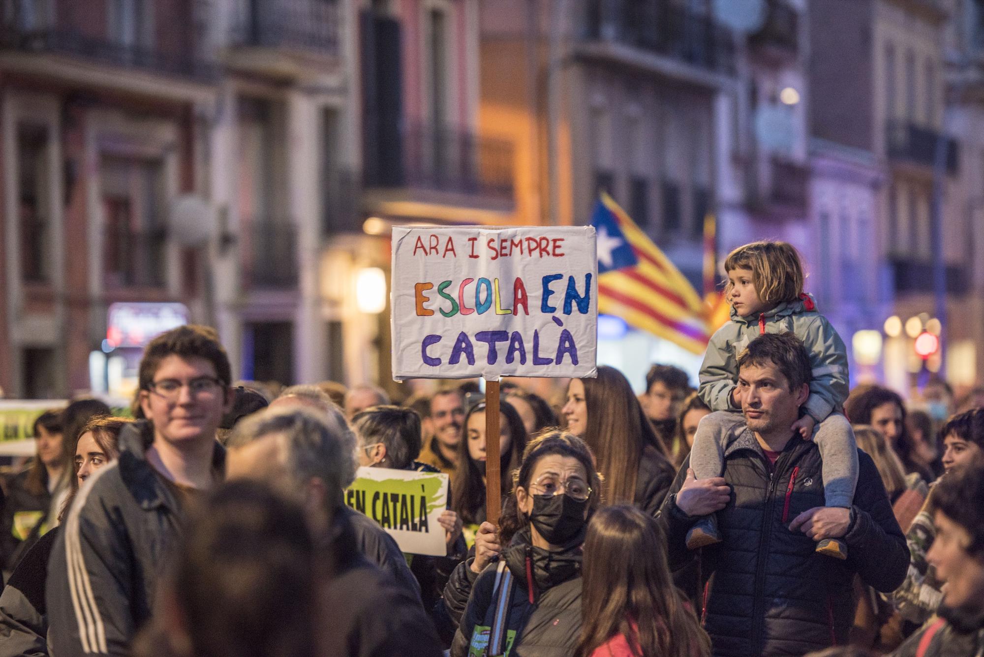 Manifestació a Manresa en defensa de l'escola en català