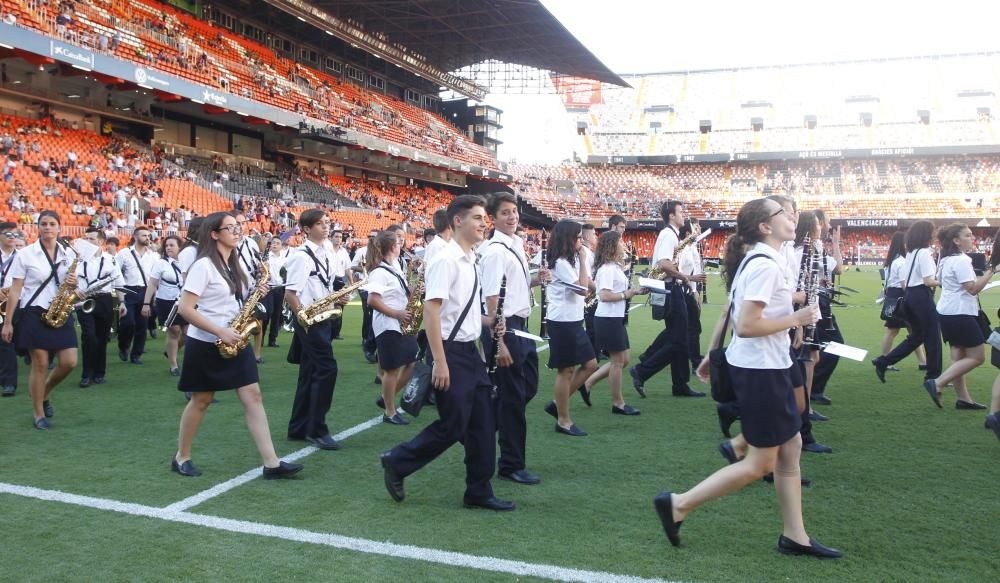 'Units per la música' en la presentación del Valencia 2016/17 en Mestalla