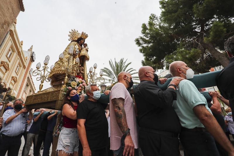 La Virgen vuelve a procesionar con público