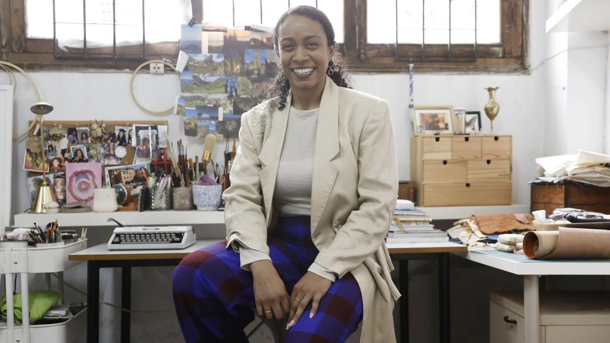 VÍDEO: Jasmine Monet la artista americana que se enamoró de Asturias y dejó su vida en para dedicarse al arte