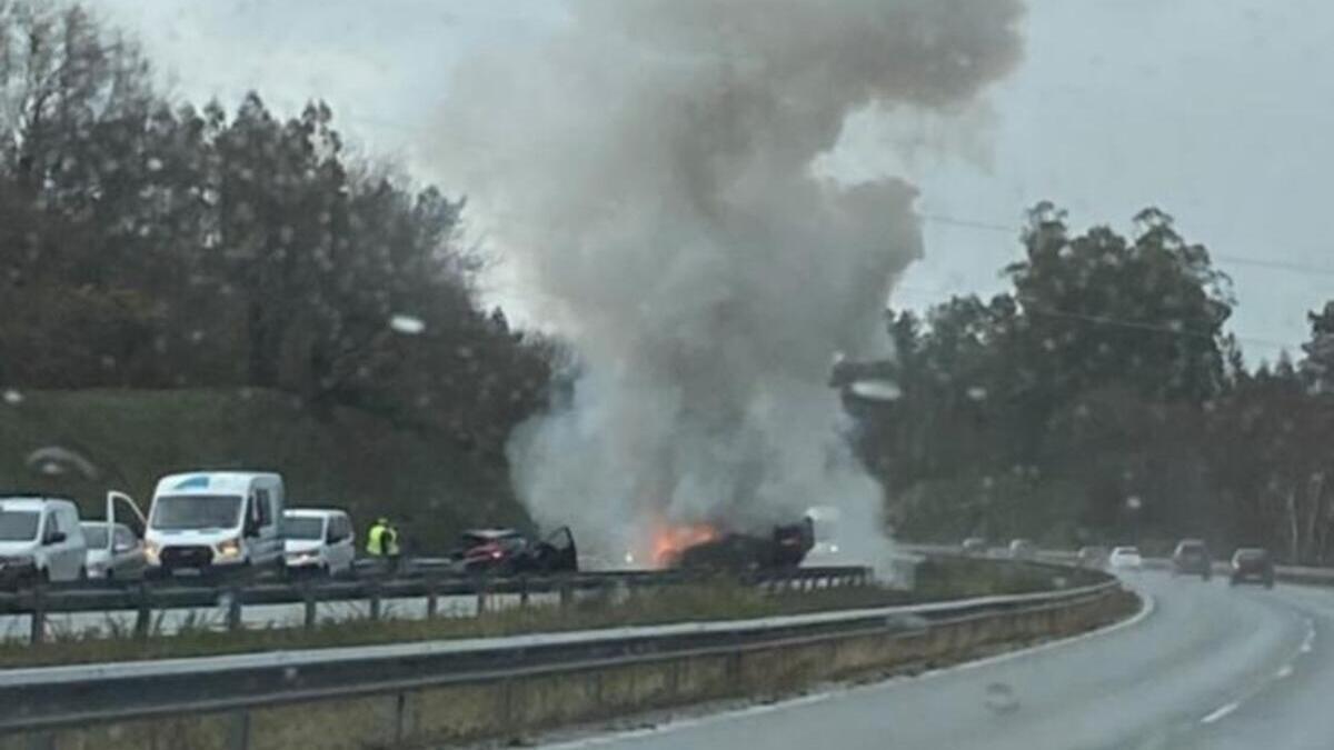 Vehículo siniestrado en Abegondo