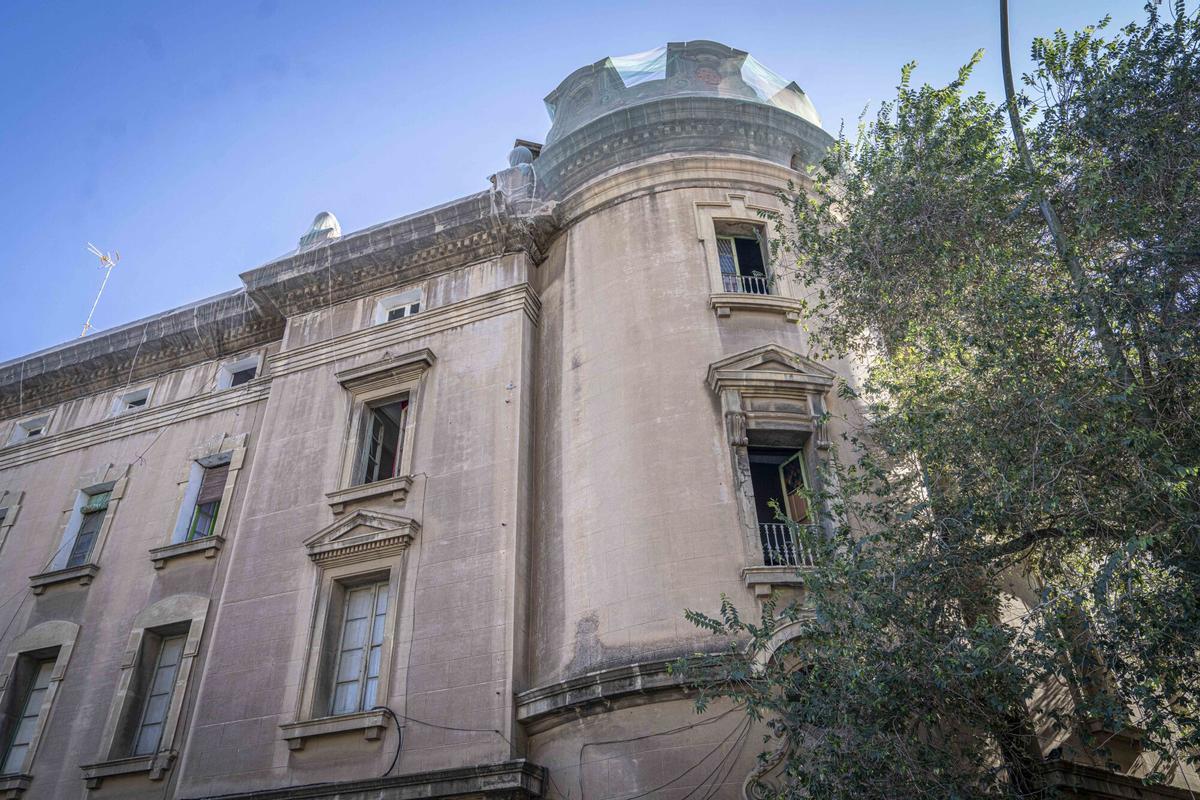 Barcelona, 28/10/2025 Barcelona. Foto del edificio de la estación de Adif de La Sagrera, que se prevé derribar a principios de 2026. AUTOR: MANU MITRU