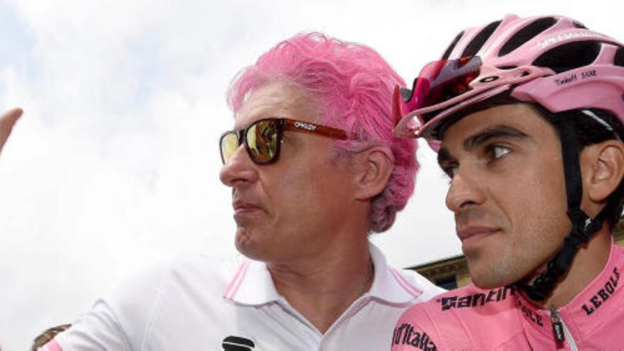 Oleg Tikov y Alberto Contador, tras ganar un Giro con Tinkoff-Saxo