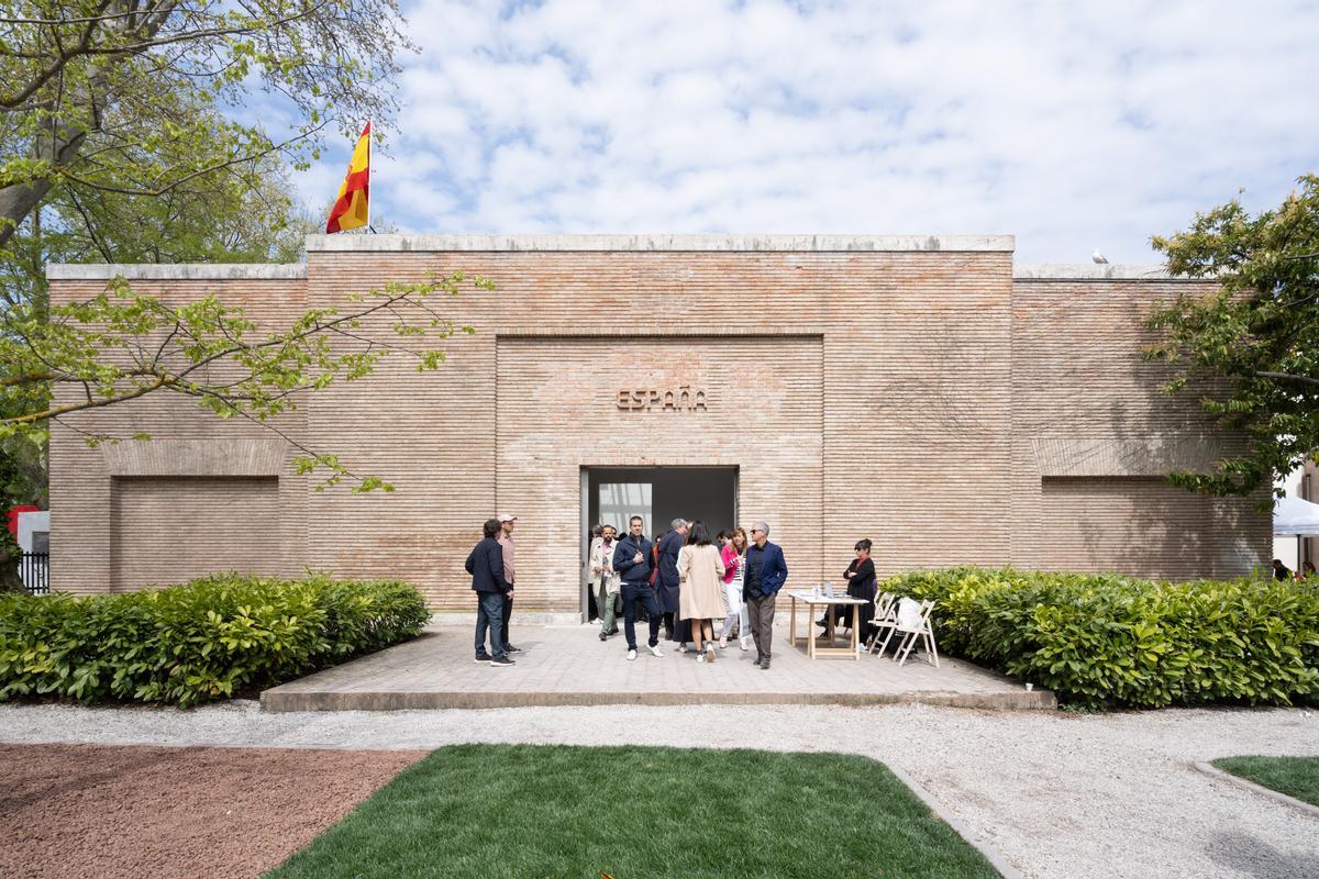 El pabellón de España en la Bienal, obra de Ignasi Aballí.