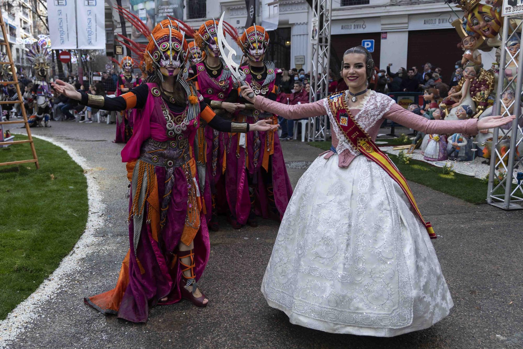 Parada mora de Almirante-Conde Altea con Marina Civera y Consuelo Llobell