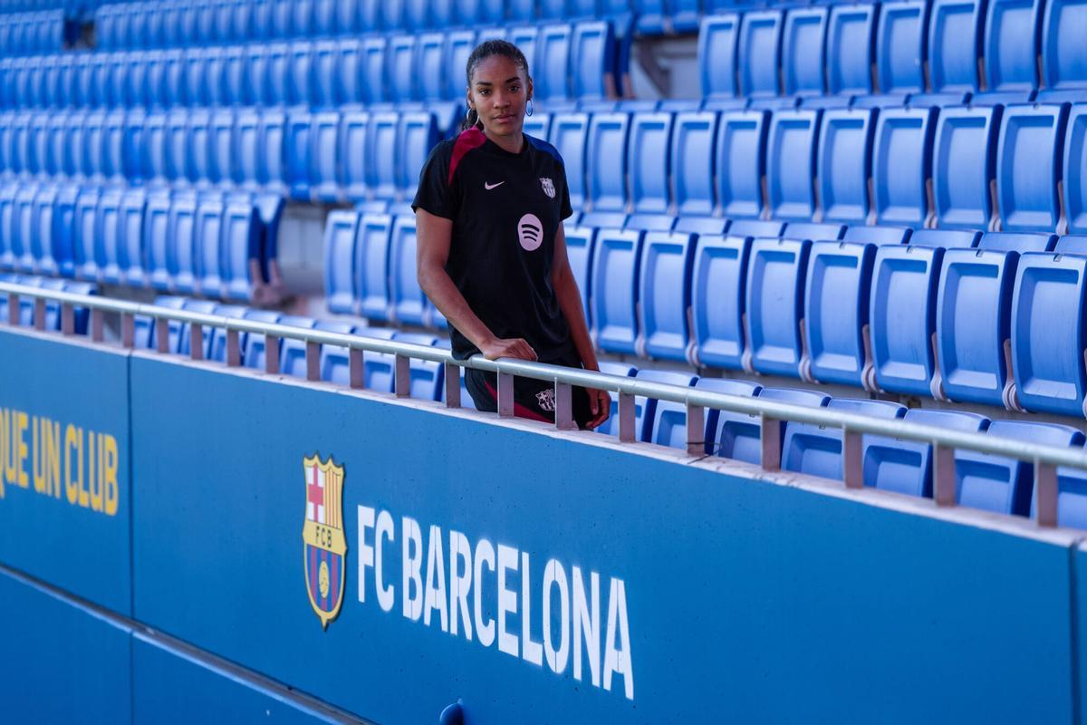 SANT JOAN DESPÍ 24/04/2025 Deportes. Entrevista a la jugadora del FC Barcelona Femenino Salma Paralluelo. FOTO de ZOWY VOETEN