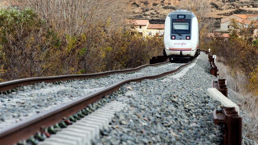 El tren extremeño ha pasado de una incidencia cada 2.000 kilómetros a una cada 6.000