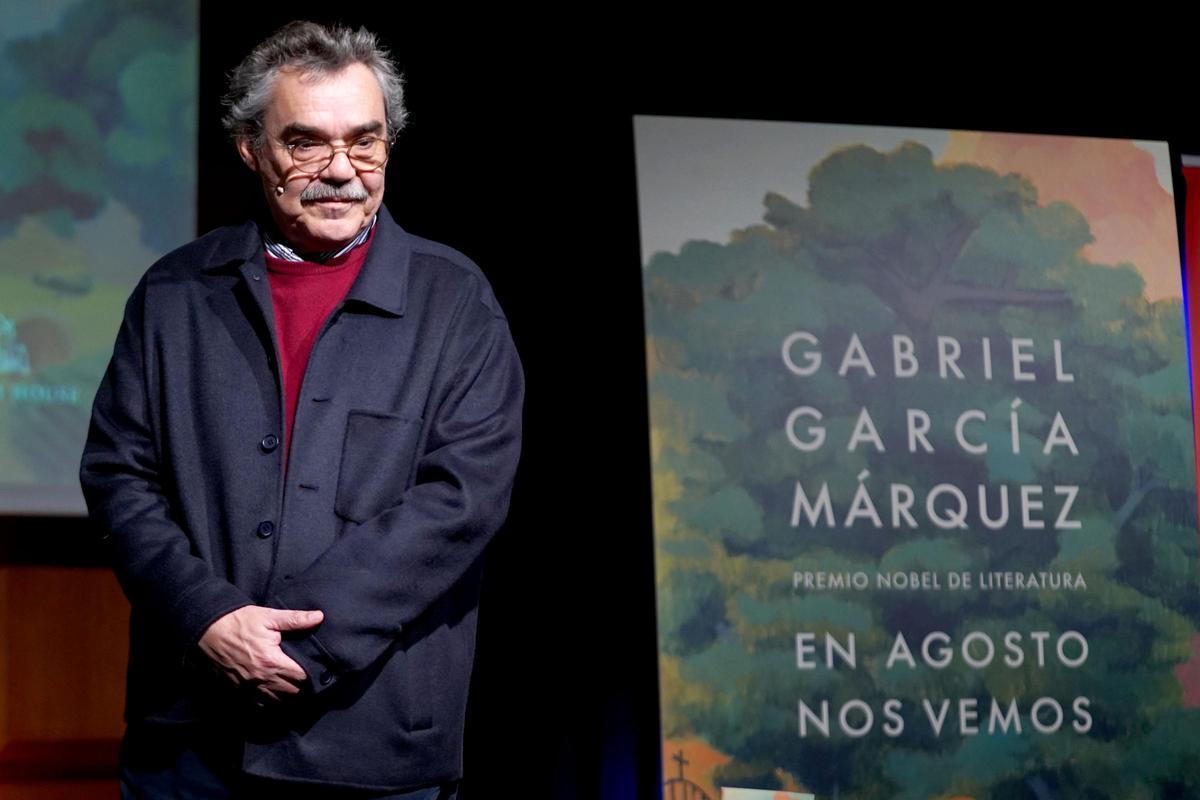Gonzalo García Barcha , hijo de Gabriel García Márquez, durante la presentación del libro inédito de Gabriel García Márquez `EN AGOSTO NOS VEMOS´