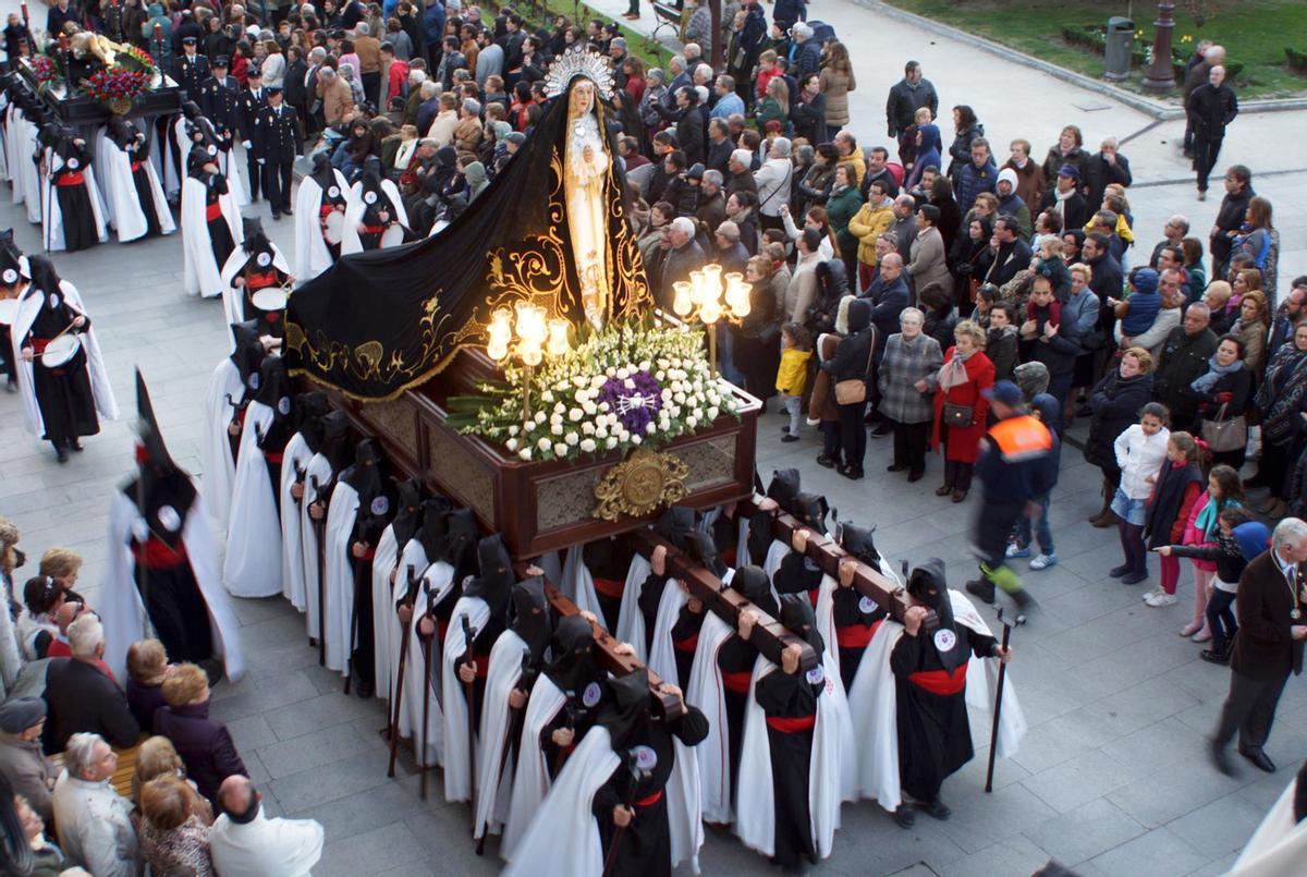 Una procesión de la Semana Santa de Lugo