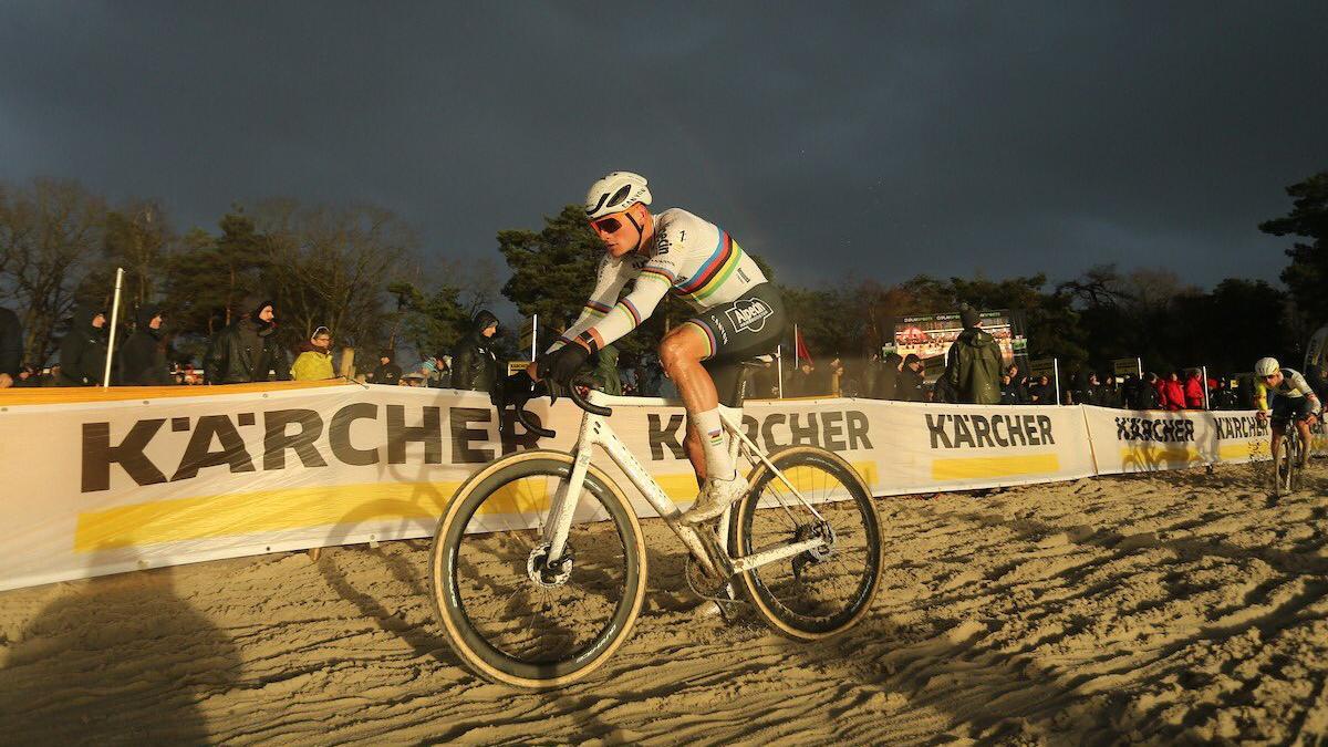 Van der Poel volvió a ganar en Bélgica