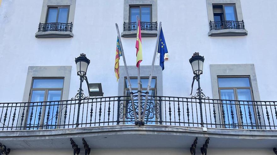 Fachada del ayuntamiento de Piles
