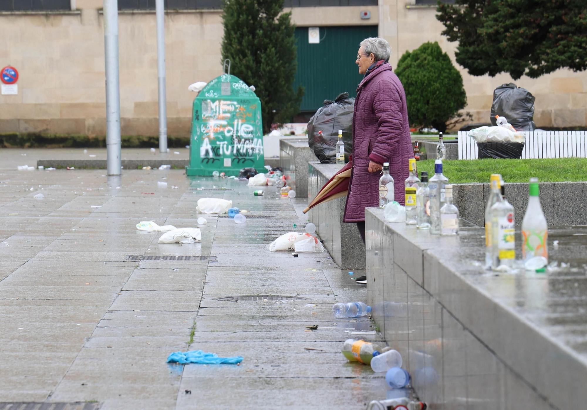 Botellón en Vigo: La Praza da Estrela sufre la resaca del lunes de Entroido