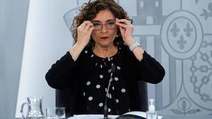 MADRID  20 04 2021 - La ministra de Hacienda y portavoz del Gobierno  Maria Jesus Montero  durante la rueda de prensa posterior a la reunion del Consejo de Ministros  este martes en el palacio de La Moncloa  EFE  Juan Carlos Hidalgo